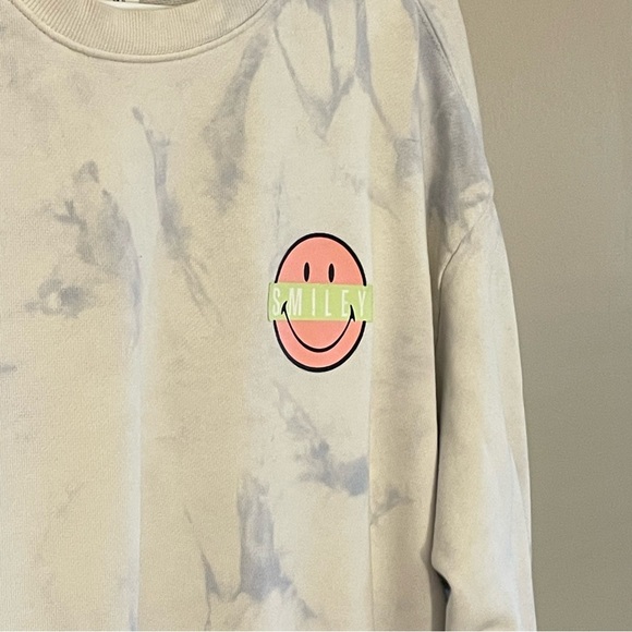 Smiley x H&M Light Blue Tie-Dye Sweatshirt with Smiley Faces – Size Large GUC - Picture 6 of 16